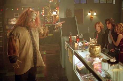 Alyson Hannigan, Nicholas Brendon, Emma Caulfield Ford - Buffy, a vámpírok réme - A tanya - Filmfotók