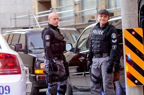 Hugh Dillon, Enrico Colantoni - Flashpoint - A Day in the Life - Z filmu