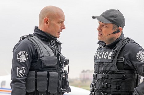 Hugh Dillon, Enrico Colantoni - Flashpoint - Shockwave - Z filmu