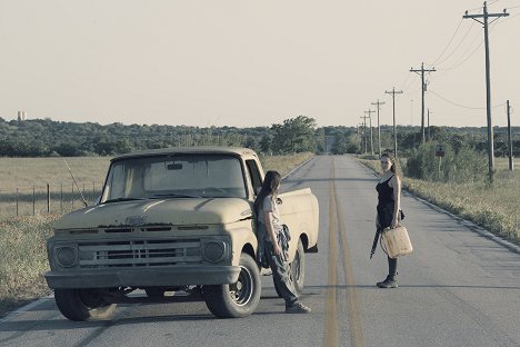 Alycia Debnam-Carey - Živí mrtví: Počátek konce - MM 54 - Z filmu