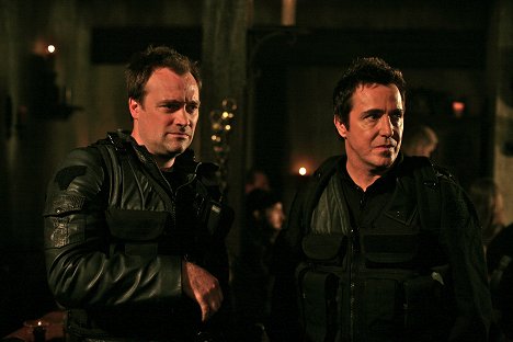 David Hewlett, Paul McGillion - Stargate Atlantis - The Kindred: Part 2 - Film