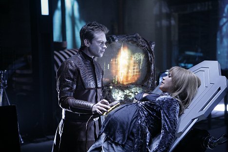 Rachel Luttrell - Stargate: Atlantis - The Kindred: Part 2 - Photos