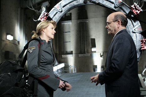 Amanda Tapping, Robert Picardo - Stargate Atlantis - Such- und Rettungsaktion - Filmfotos