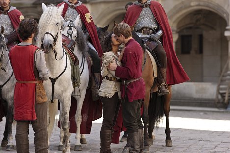 Angel Coulby, Bradley James - Merlin - The Coming of Arthur - Part 2 - Photos