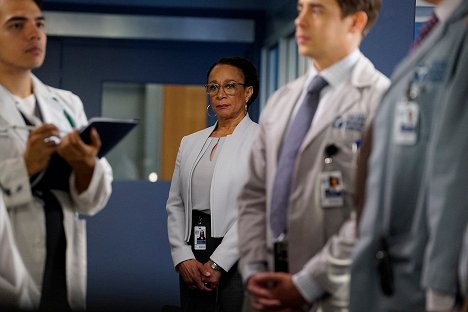 S. Epatha Merkerson - Chicago Med - Be My Better Half - Photos