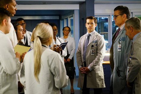 S. Epatha Merkerson, Oliver Platt - Chicago Med - Be My Better Half - Do filme