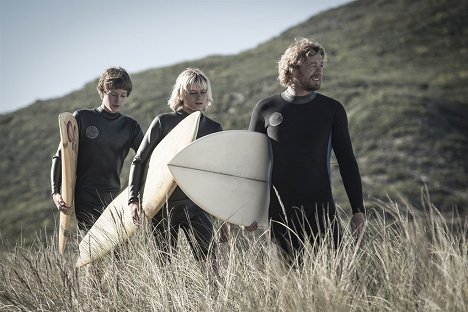 Samson Coulter, Ben Spence, Simon Baker - Breath - De la película