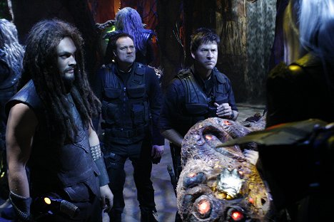 Jason Momoa, David Hewlett, Joe Flanigan - Stargate: Atlantis - The Queen - Photos