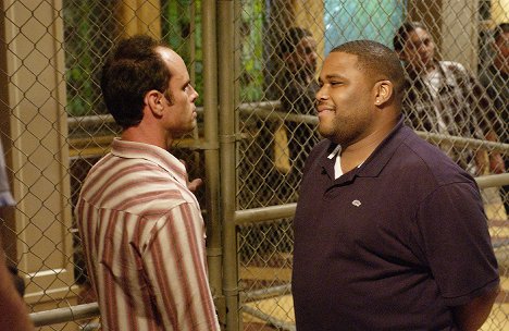 Walton Goggins, Anthony Anderson - The Shield - Ain't That a Shame - Photos