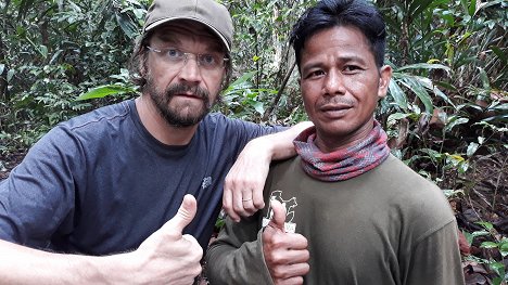 Dan Bárta - Češi zachraňují - Opice kahau v Indonésii - Film