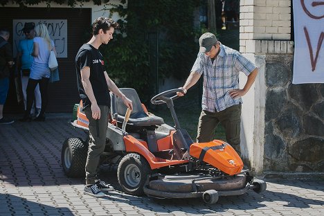 Jan Komínek - Krejzovi - Garážový výprodej - Z filmu