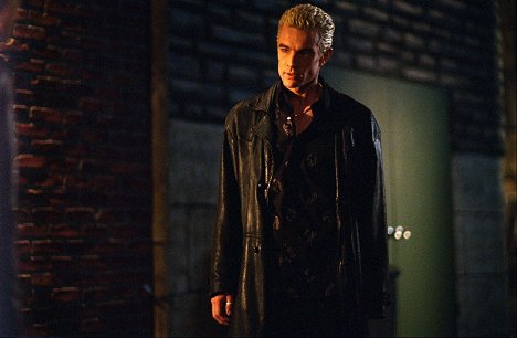 James Marsters - Buffy the Vampire Slayer - Dead Things - Photos