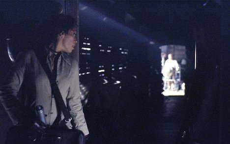 Gina Torres - Firefly - Der Aufbruch der Serenity - Kampf ums Überleben - Filmfotos