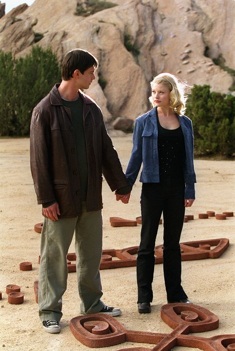Jason Behr - Roswell - Four-Square - Photos