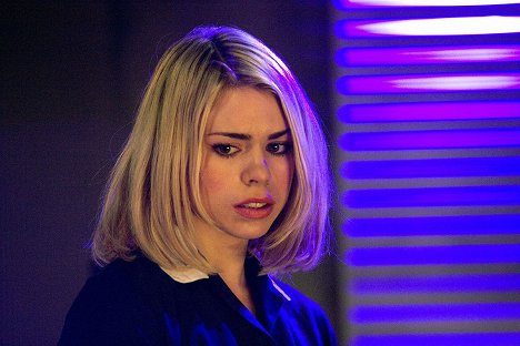 Billie Piper - Doctor Who - The Age of Steel - Photos
