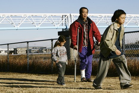 Miyu Sasaki, Lily Franky, Jyo Kairi - Un asunto de familia - De la película