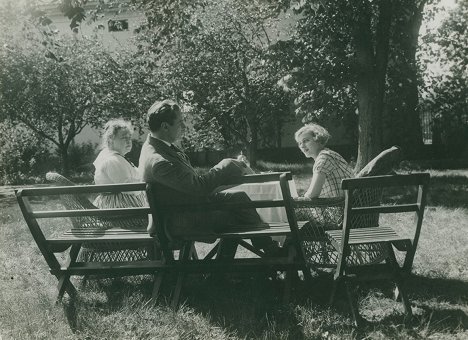 Stina Berg, Gunnar Tolnæs, Margita Alfvén - Hennes lilla majestät - Filmfotos