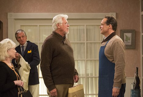 Julia Duffy, George Hamilton, Barry Bostwick, Diedrich Bader - American Housewife - The Couple - Photos
