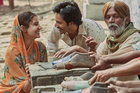Anushka Sharma, Varun Dhawan - Sui Dhaaga: Made in India - Filmfotók