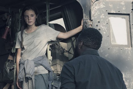 Alexa Nisenson - Fear the Walking Dead - I Lose People... - Photos