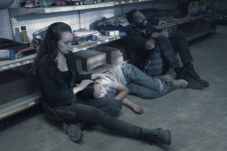 Alycia Debnam-Carey, Alexa Nisenson, Colman Domingo - Živí mrtví: Počátek konce - ...I Lose Myself - Z filmu