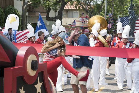 Sofía Vergara, Ed O'Neill - Modern Family - I Love a Parade - Photos