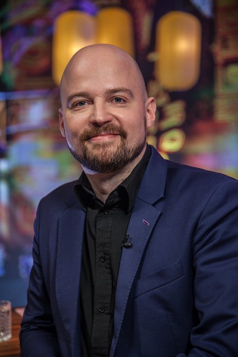 Mikko Kärnä - Mad Cook Show - Ruoka ja politiikka - Werbefoto