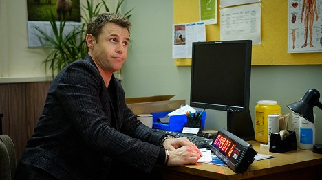 Rodger Corser - Doctor Doctor - What Difference the Day Makes - De la película