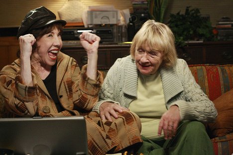 Lily Tomlin, Kathryn Joosten - Desperate Housewives - What More Do I Need? - Photos