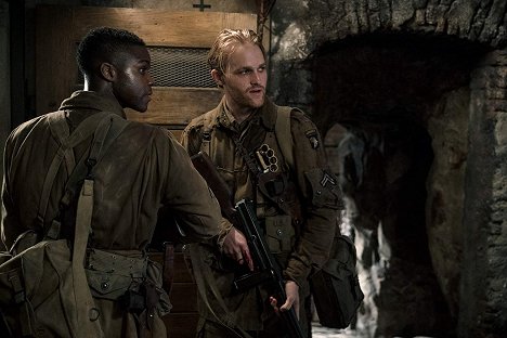 Jovan Adepo, Wyatt Russell - Overlord - Z filmu