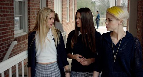 Louisa Wendorff, Masey McLain, Emma Elle Roberts - Gracia - Do filme