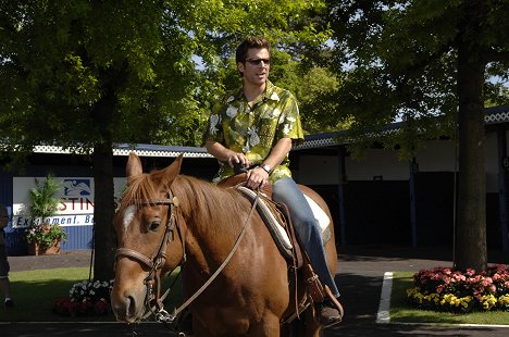 James Roday Rodriguez - Psych, s. r. o. - And Down the Stretch Comes Murder - Z filmu