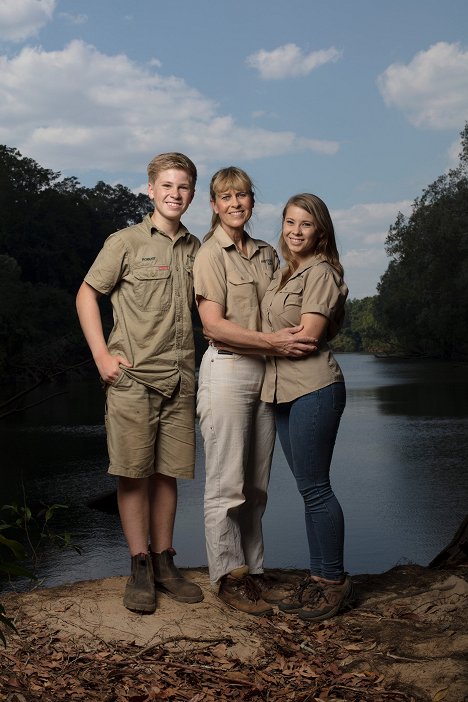 Robert Clarence Irwin, Terri Irwin, Bindi Irwin - Die Irwins – Crocodile Hunter Family - Werbefoto