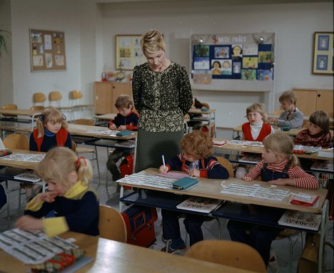 Daniela Kolářová, Milan Šimáček - My všichni školou povinní - Dárek k Vánocům - Filmfotók