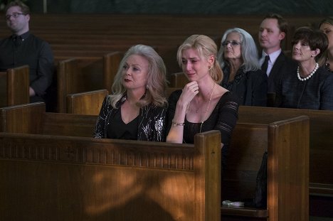 Jacki Weaver, Elizabeth Debicki - Widows - Photos