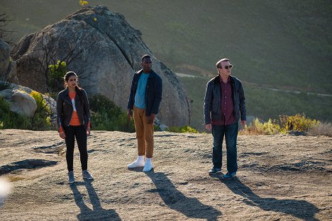 Mandip Gill, Tosin Cole, Bradley Walsh - Doctor Who - The Ghost Monument - Photos