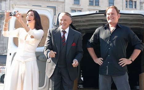 Jaime Murray, Robert Vaughn, Robert Glenister - Hustle - Season 3 - Kuvat elokuvasta