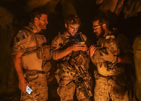 David Boreanaz, Max Thieriot, A. J. Buckley - SEAL Team - Never Say Die - Photos