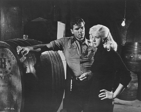 Tom Tryon, Diana Dors - The Unholy Wife - Z filmu