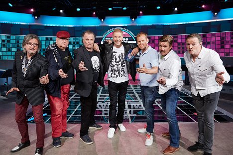 Veli-Pekka Oinonen, Mikko Kivinen, Tapio Liinoja, Marco Bjurström, Niko Saarela, Santeri Kinnunen, Kari Hietalahti - Hyvät katsojat - Promo