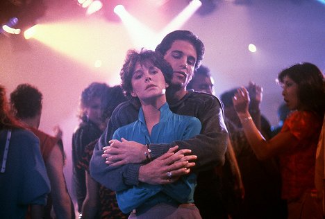 Amanda Bearse, Chris Sarandon - Die rabenschwarze Nacht - Filmfotos