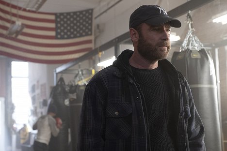 Liev Schreiber - Ray Donovan - Staten Island - Filmfotos