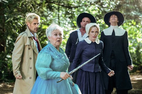 Matt Ryan, Jane Carr, Dominic Purcell, Caity Lotz, Brandon Routh - Legends of Tomorrow - Witch Hunt - Photos