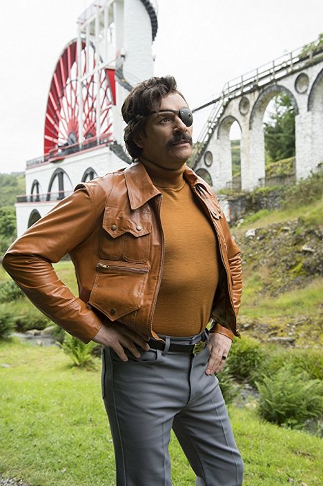 Julian Barratt - Mindhorn - Kuvat elokuvasta