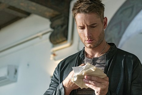 Justin Hartley - This Is Us - Toby - Photos