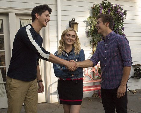 Milo Manheim, Meg Donnelly, Peyton Meyer - American Housewife - Enemies: An Otto Story - Making of