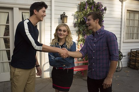 Milo Manheim, Meg Donnelly, Peyton Meyer - American Housewife - Enemies: An Otto Story - Making of