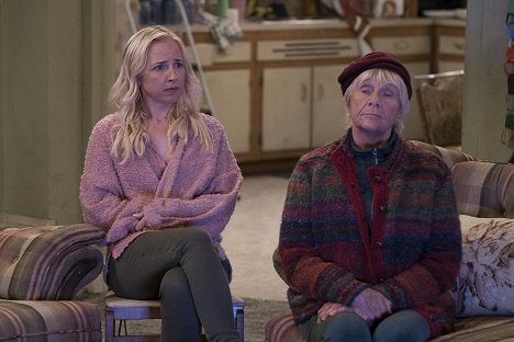 Alicia Goranson, Estelle Parsons - The Conners - Keep on Truckin' - Photos