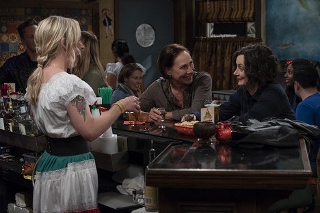 Laurie Metcalf, Sara Gilbert - The Conners - Tangled Up In Blue - Photos