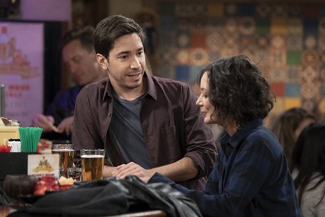 Justin Long - The Conners - Tangled Up In Blue - Photos